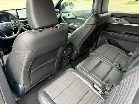 Used 2025 Ford Explorer ST-Line w/ Premium Package RWD image 24