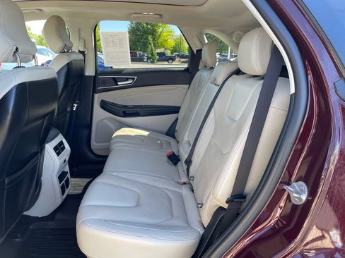 Used 2019 Ford Edge Titanium w/ Equipment Group 301A AWD/4WD image 12
