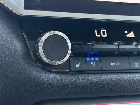 Used 2024 Toyota Tundra Limited w/ Power Package AWD/4WD image 23