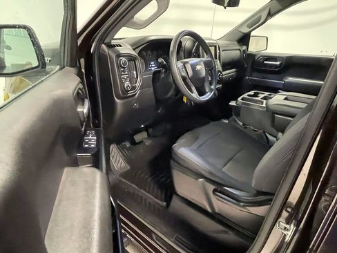 Used 2019 Chevrolet Silverado 1500 Custom w/ Custom Value Package AWD/4WD image 19
