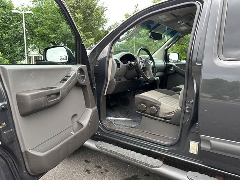 Used 2008 Nissan Xterra SE w/ Supplemental Air Bag Pkg AWD/4WD image 2