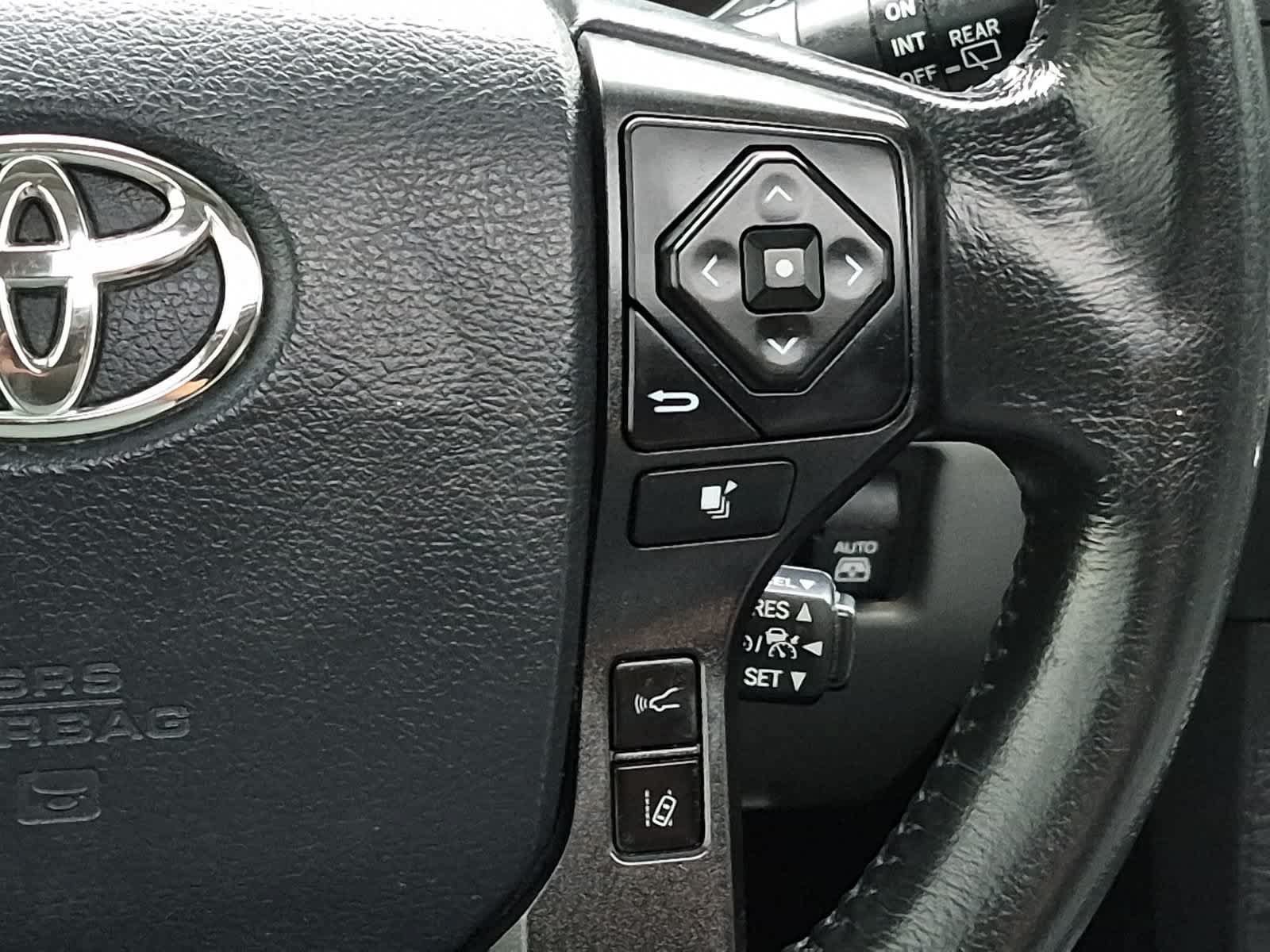Used 2019 Toyota Sequoia SR5 AWD/4WD image 26