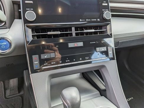 Used 2019 Toyota Avalon XLE w/ Moonroof Package image 23