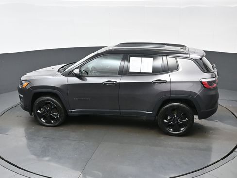 Used 2021 Jeep Compass Latitude AWD/4WD image 32