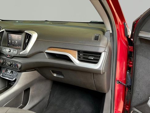 Used 2021 GMC Terrain SLE w/ Driver Convenience Package FWD image 25