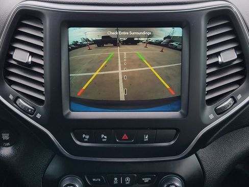 Used 2023 Jeep Cherokee Altitude Lux image 19