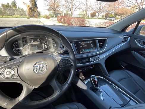 Used 2019 Buick Enclave Premium image 12
