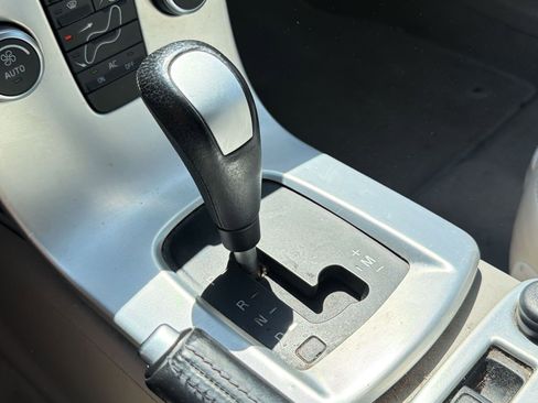 Used 2012 Volvo C70 T5 image 17