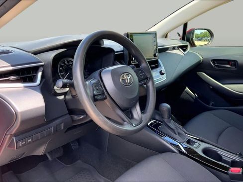 Used 2022 Toyota Corolla LE FWD image 17