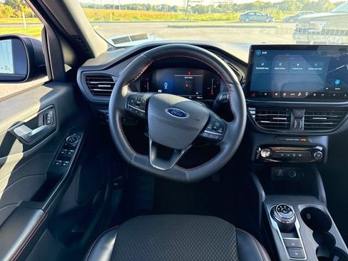 Used 2025 Ford Escape ST-Line w/ Tech Pack #1 AWD/4WD image 18