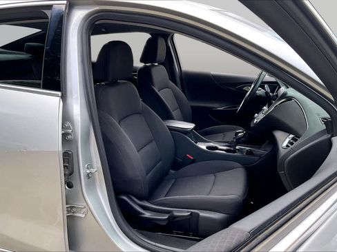 Used 2021 Chevrolet Malibu LT w/ Redline Edition FWD image 8