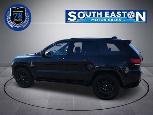 Used 2017 Jeep Grand Cherokee Altitude image 8
