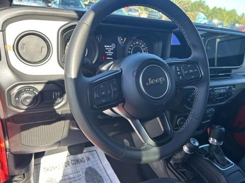 Used 2025 Jeep Wrangler Sport S image 11