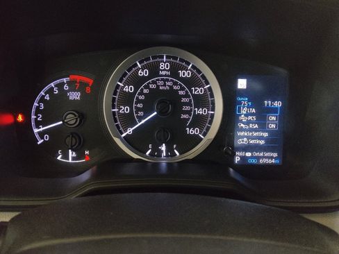 Used 2021 Toyota Corolla LE image 23