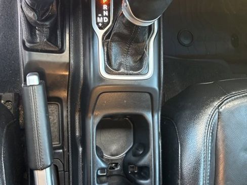 Used 2019 Jeep Wrangler Unlimited Sahara image 13