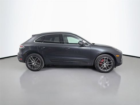 Certified 2023 Porsche Macan S AWD/4WD image 8