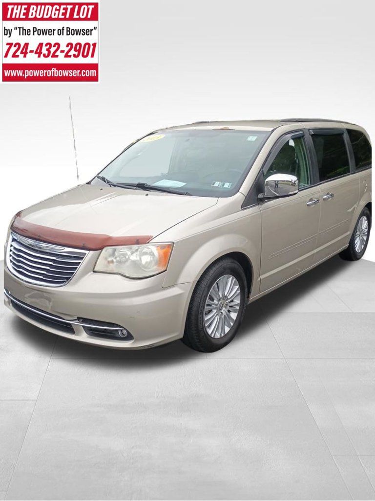 Used 2013 Chrysler Town & Country Touring-L w/ Premium Group FWD 360° Tour