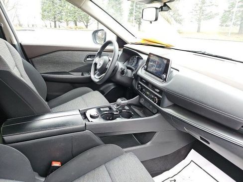 Used 2023 Nissan Rogue SV image 10