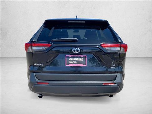 Used 2024 Toyota RAV4 LE AWD/4WD image 8
