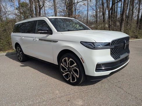 New 2026 Lincoln Navigator L Reserve AWD/4WD image 12