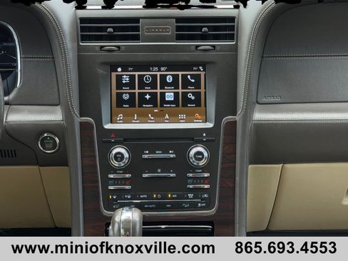 Used 2017 Lincoln Navigator Reserve AWD/4WD image 20