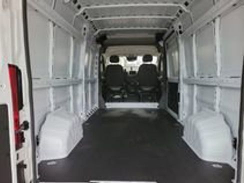 New 2024 RAM ProMaster 2500 w/ Convenience Group image 5