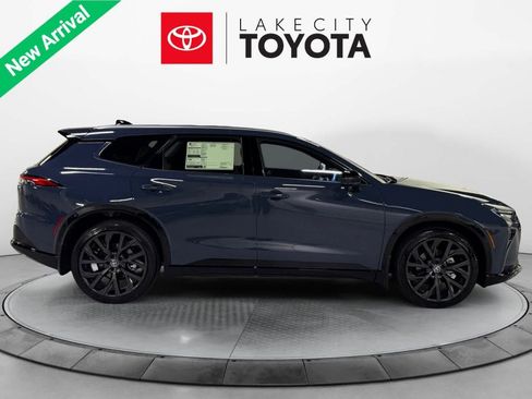 New 2025 Toyota Crown Signia image 6