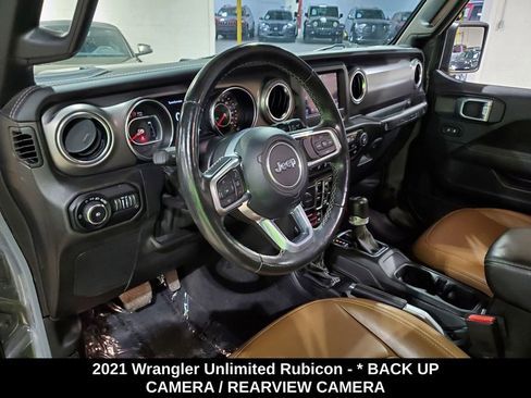 Used 2021 Jeep Wrangler Unlimited Rubicon w/ Cold Weather Group AWD/4WD image 7