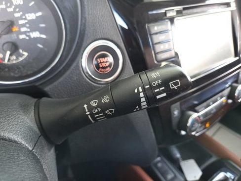 Used 2020 Nissan Rogue SL AWD/4WD image 60