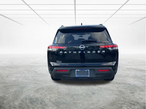 Used 2025 Nissan Pathfinder SV image 5