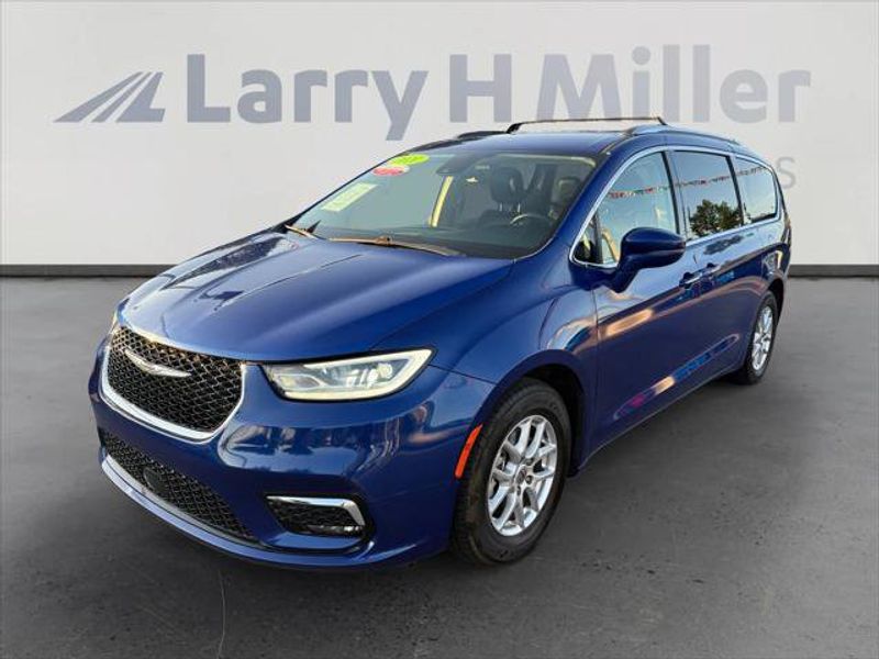 Certified 2021 Chrysler Pacifica Touring-L image 1