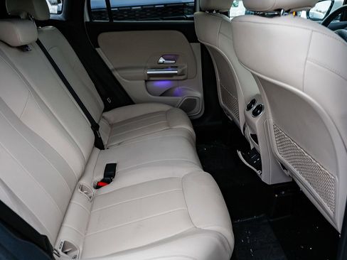 Used 2025 Mercedes-Benz GLA 250 4MATIC image 18