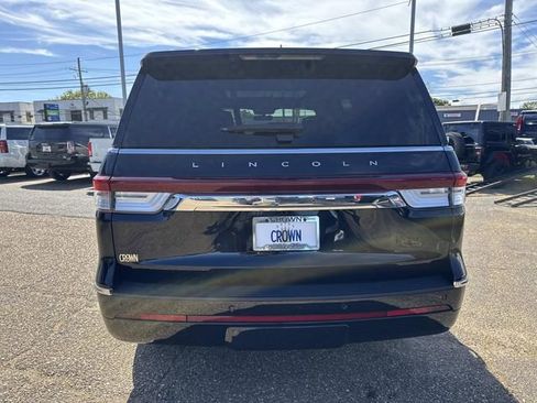 Used 2023 Lincoln Navigator Reserve w/ Monochromatic Package image 8