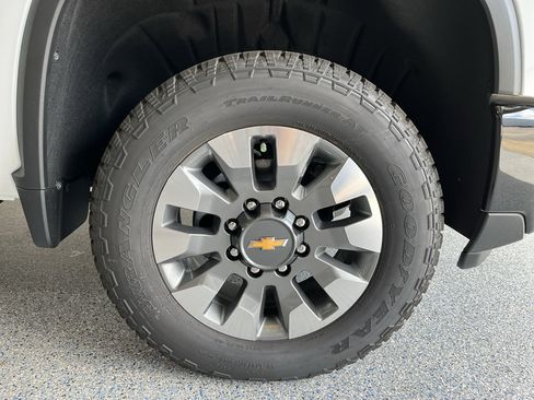 New 2026 Chevrolet Silverado 2500 Custom w/ Custom Value Package AWD/4WD image 30