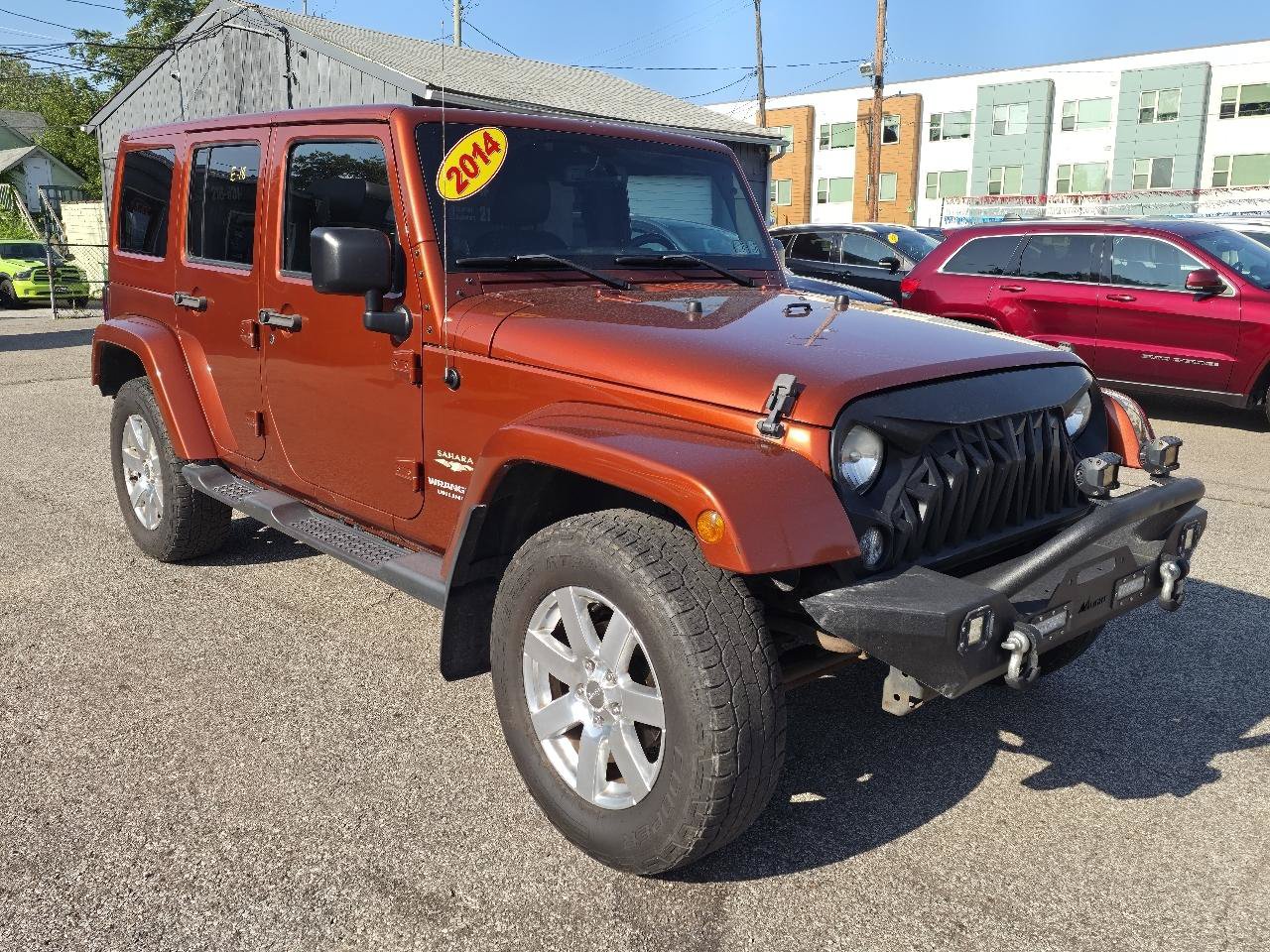 Used 2014 Jeep Wrangler Unlimited Sahara w/ Connectivity Group AWD/4WD image 3