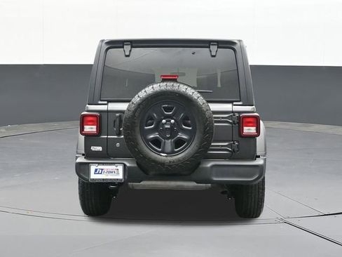 Used 2024 Jeep Wrangler Unlimited Sport AWD/4WD image 12