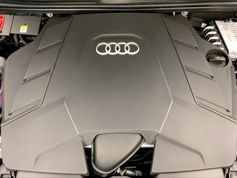 Used 2025 Audi Q8 Prestige w/ Prestige Package AWD/4WD image 17