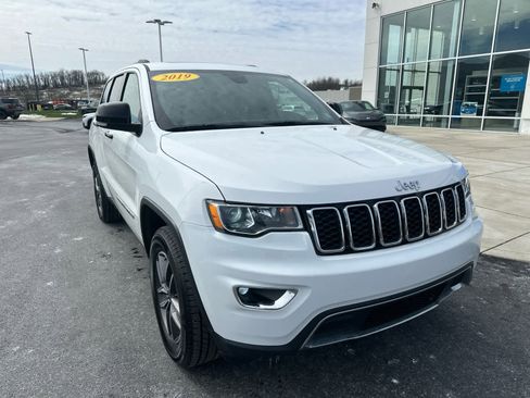 Used 2019 Jeep Grand Cherokee Limited image 2