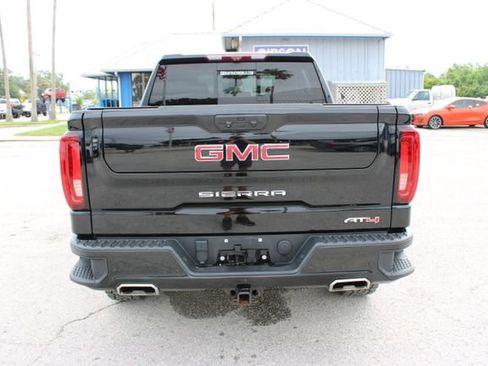Used 2023 GMC Sierra 1500 AT4 w/ AT4 Premium Package AWD/4WD image 9