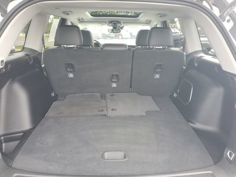 Used 2022 Jeep Grand Cherokee Limited w/ Trailer Tow Prep Group (B) AWD/4WD image 8