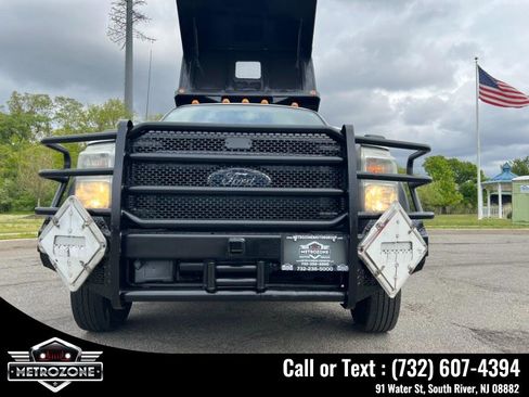 Used 2013 Ford F550 4x4 Crew Cab Super Duty w/ Payload Upgrade Pkg image 13