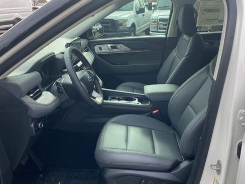 New 2026 Ford Explorer Active w/ Active Comfort Package RWD image 10