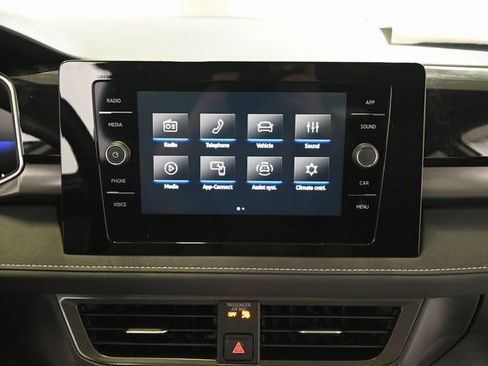 New 2026 Volkswagen Taos SE AWD/4WD image 5