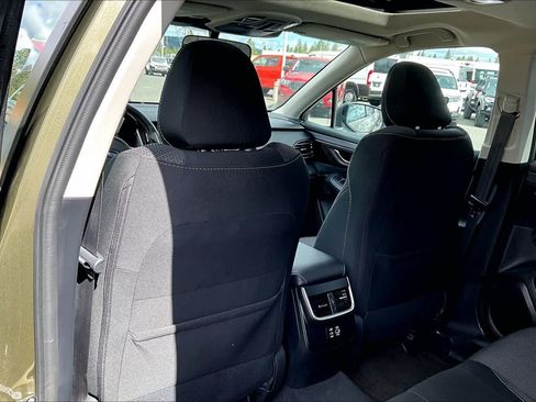 Used 2025 Subaru Outback Premium AWD/4WD image 12