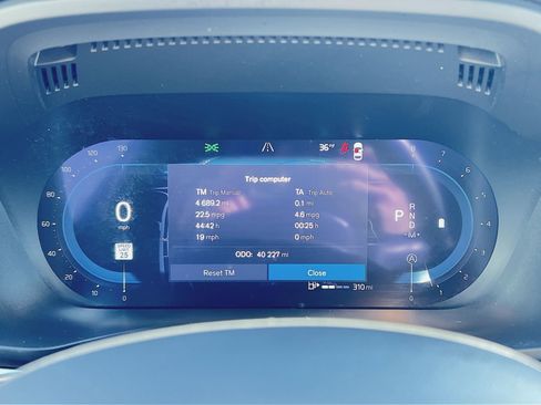 Certified 2023 Volvo XC60 B5 Ultimate w/ Climate Package image 17