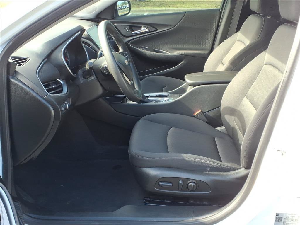Used 2025 Chevrolet Malibu LT FWD image 18