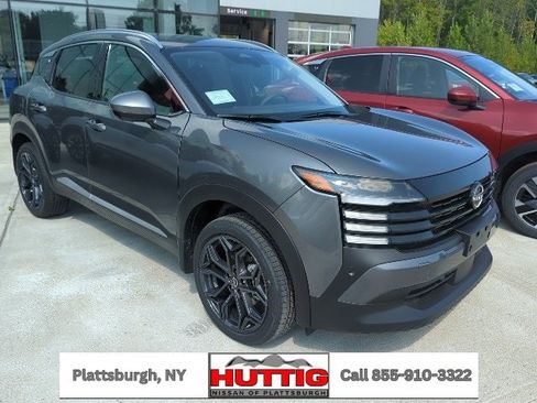 New 2025 Nissan Kicks SR w/ SR Premium Package image 1