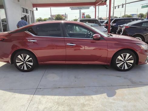 Used 2022 Nissan Altima 2.5 SV image 3