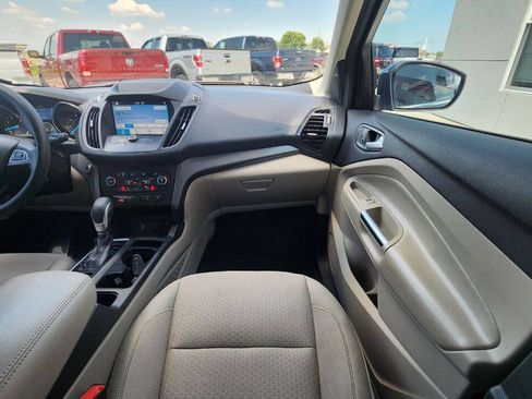 Used 2019 Ford Escape SE FWD image 16