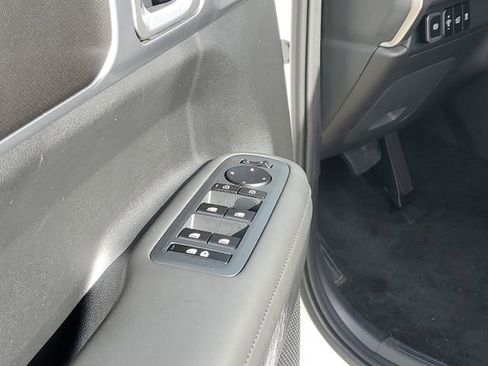 Used 2025 Hyundai Santa Fe SEL FWD image 19